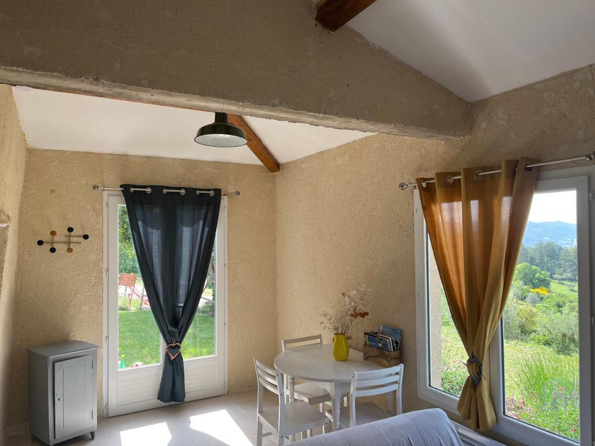Cabanon Entoure De Montagnes Et D'Oliviers Villa Nyons Exterior photo