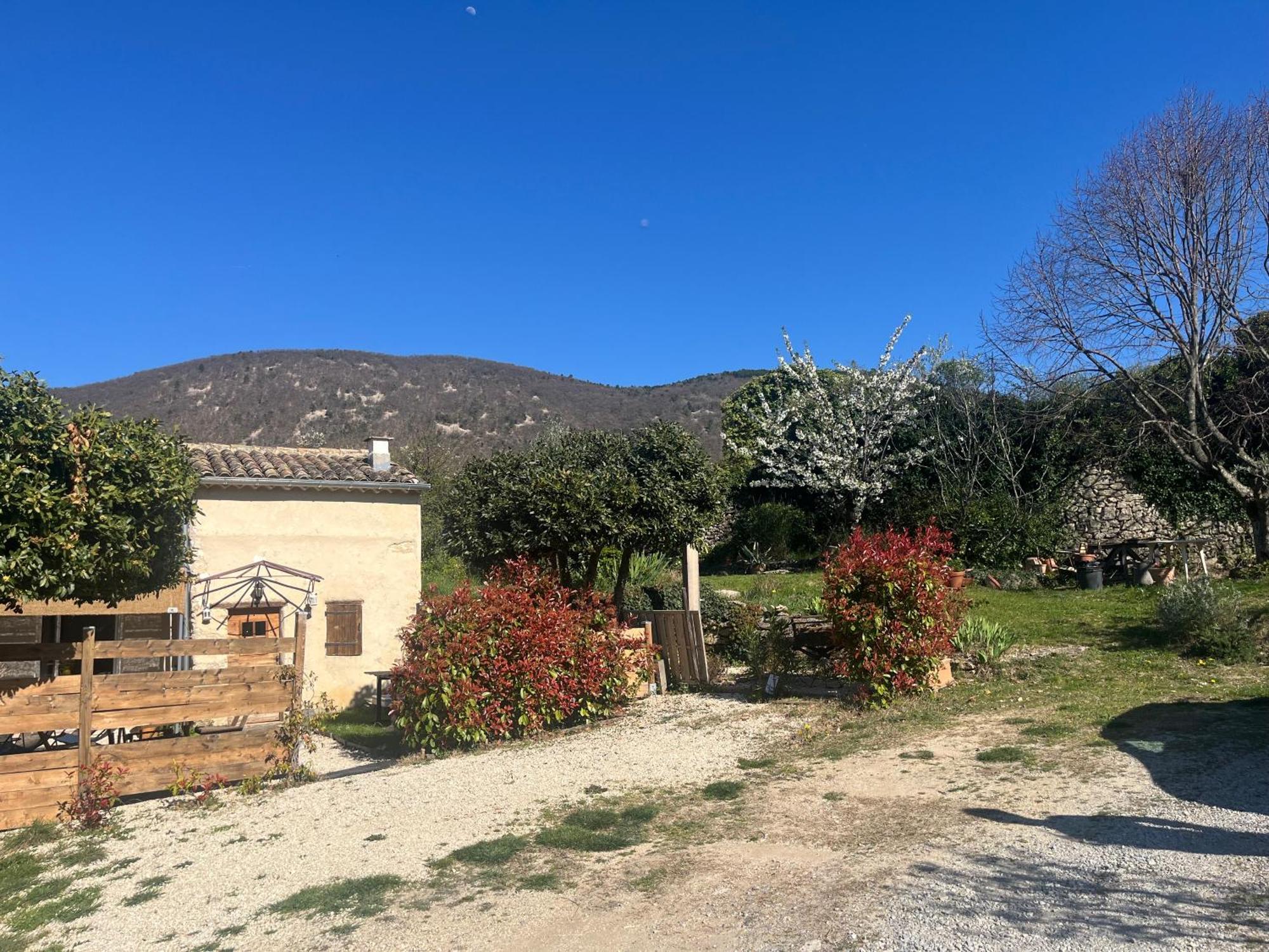 Cabanon Entoure De Montagnes Et D'Oliviers Villa Nyons Exterior photo